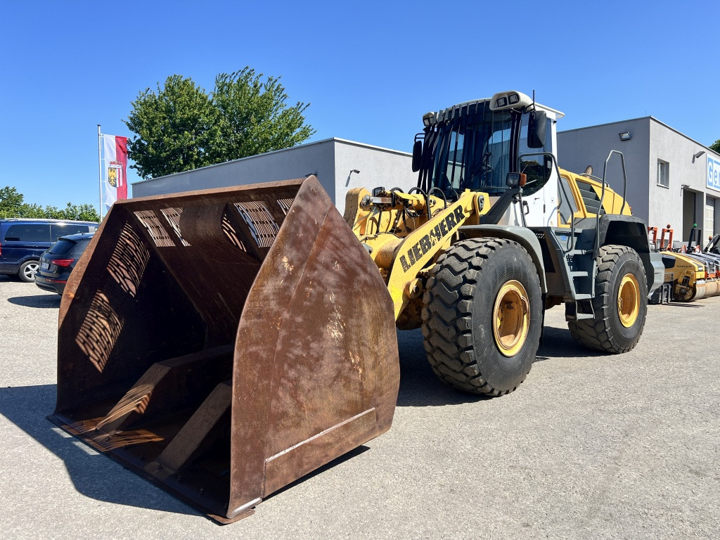 Liebherr L 556 (111583) - Chargeuse sur pneus: photos 3 Liebherr L 556 (111583) - Chargeuse sur pneus: photos 3