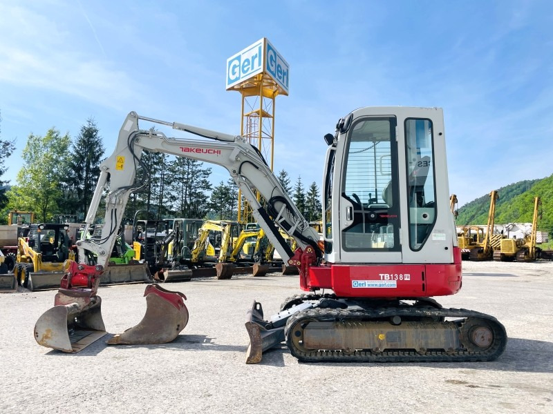 Takeuchi TB138FR (3775) - Mini pelle: photos 1 Takeuchi TB138FR (3775) - Mini pelle: photos 1