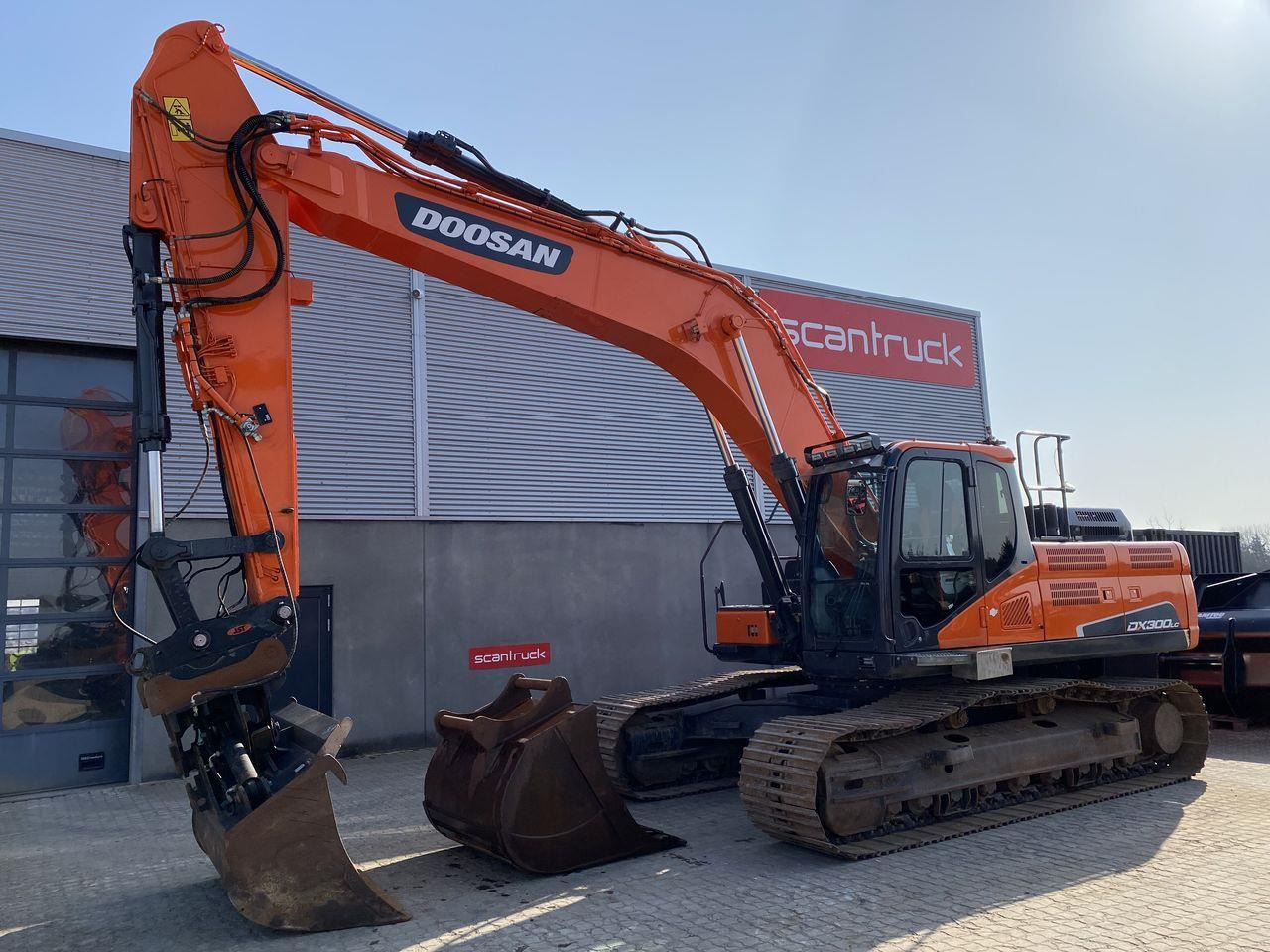 Doosan DX300LC-5 - Pelle sur chenille: photos 1 Doosan DX300LC-5 - Pelle sur chenille: photos 1