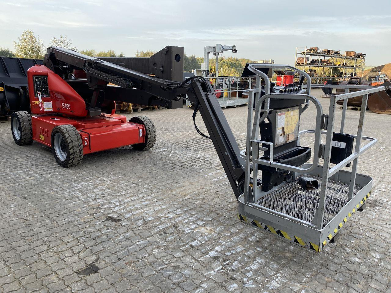 JLG E450AJ - Nacelle articulée: photos 5 JLG E450AJ - Nacelle articulée: photos 5