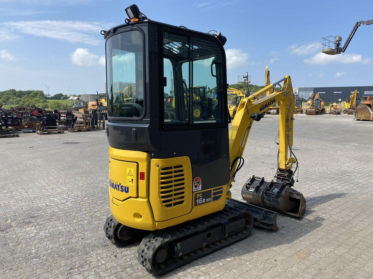 Komatsu PC16R-3 - Mini pelle: photos 4 Komatsu PC16R-3 - Mini pelle: photos 4