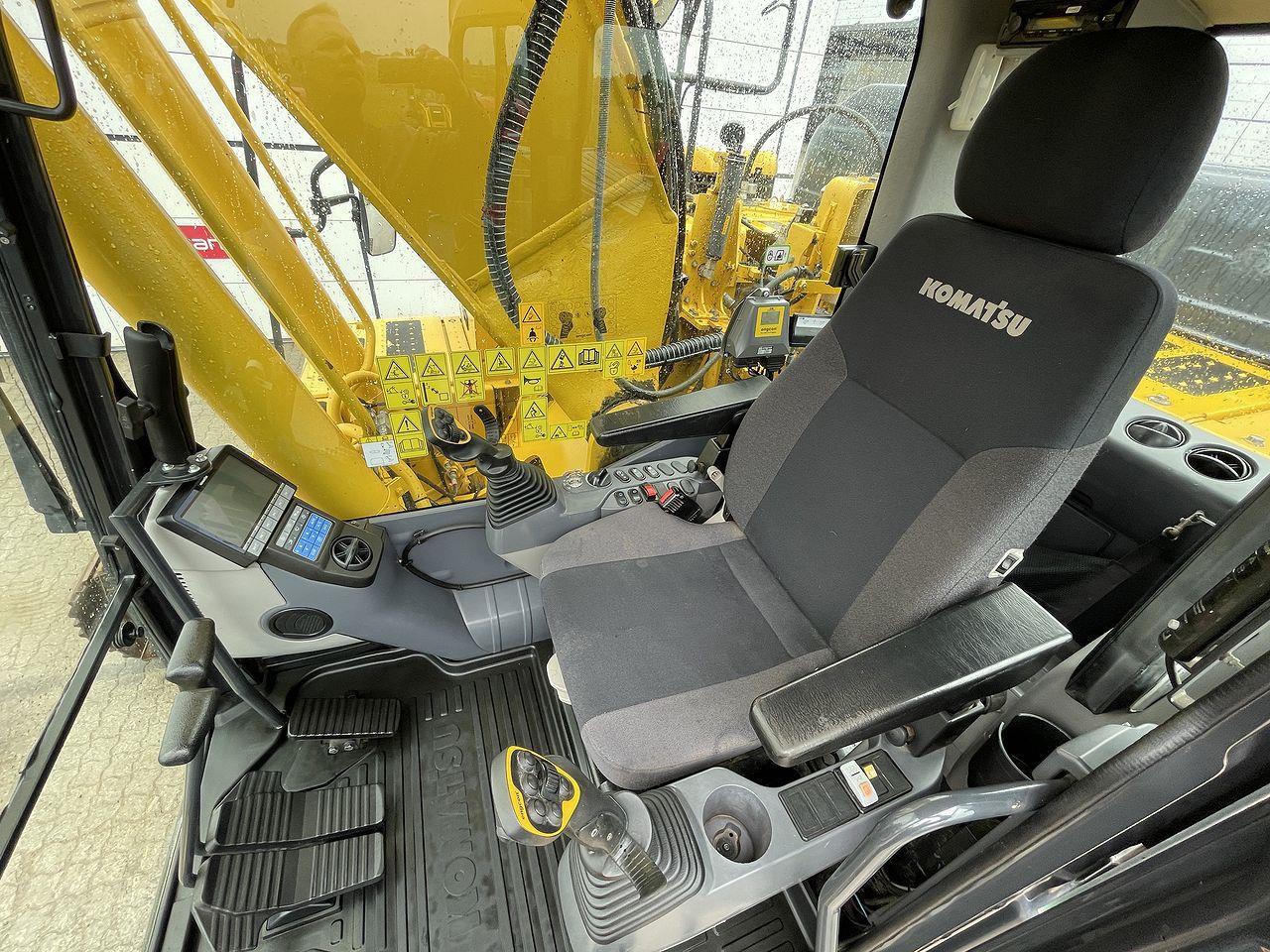 Komatsu PC240LC-11EO - Pelle sur chenille: photos 3 Komatsu PC240LC-11EO - Pelle sur chenille: photos 3