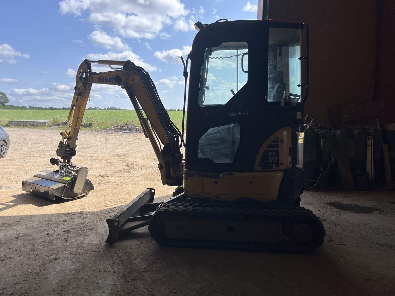 Komatsu PC27MR-2 - Mini pelle: photos 3 Komatsu PC27MR-2 - Mini pelle: photos 3