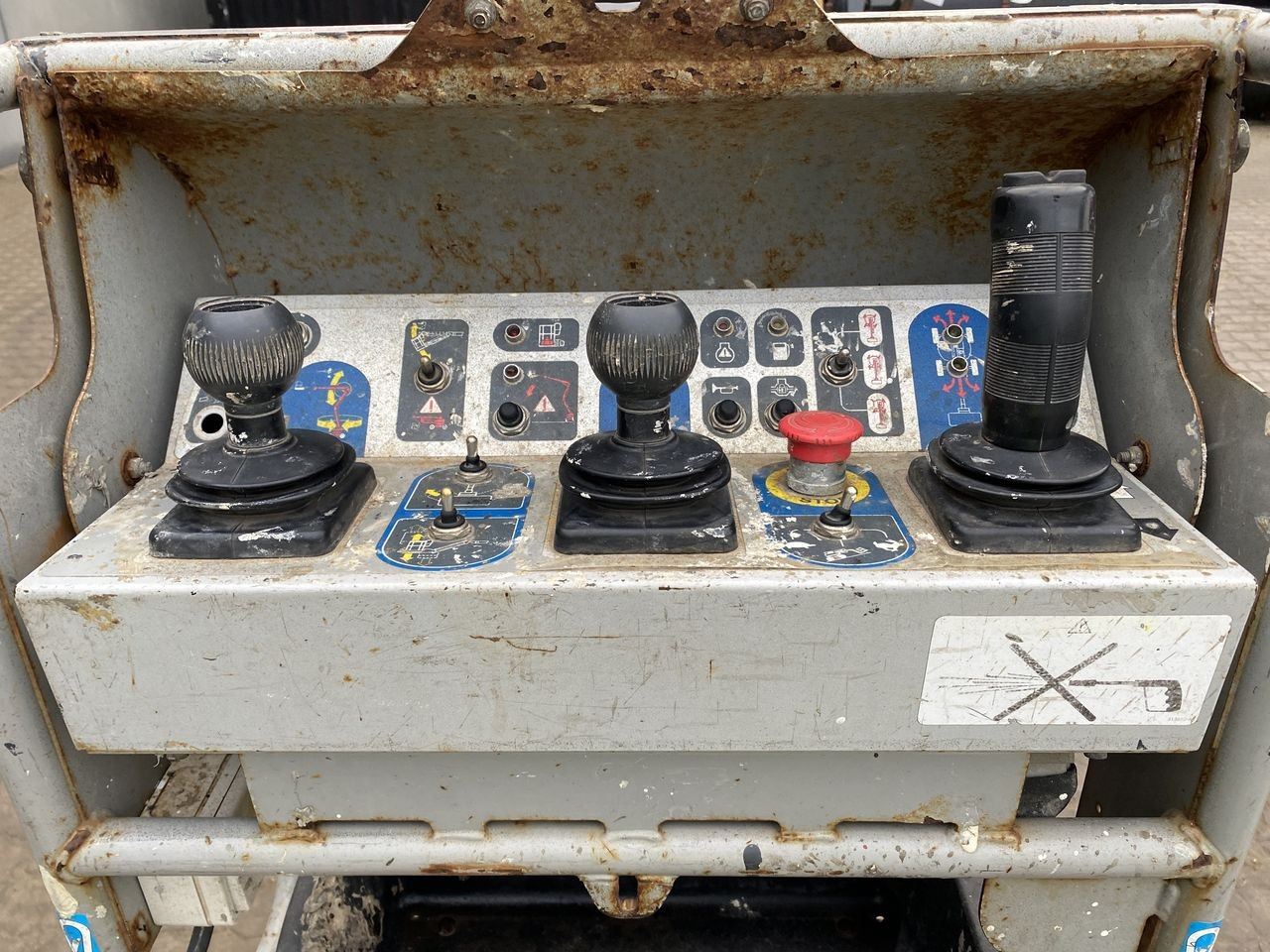 Manitou 180ATJ 2 RC - Nacelle articulée: photos 3 Manitou 180ATJ 2 RC - Nacelle articulée: photos 3