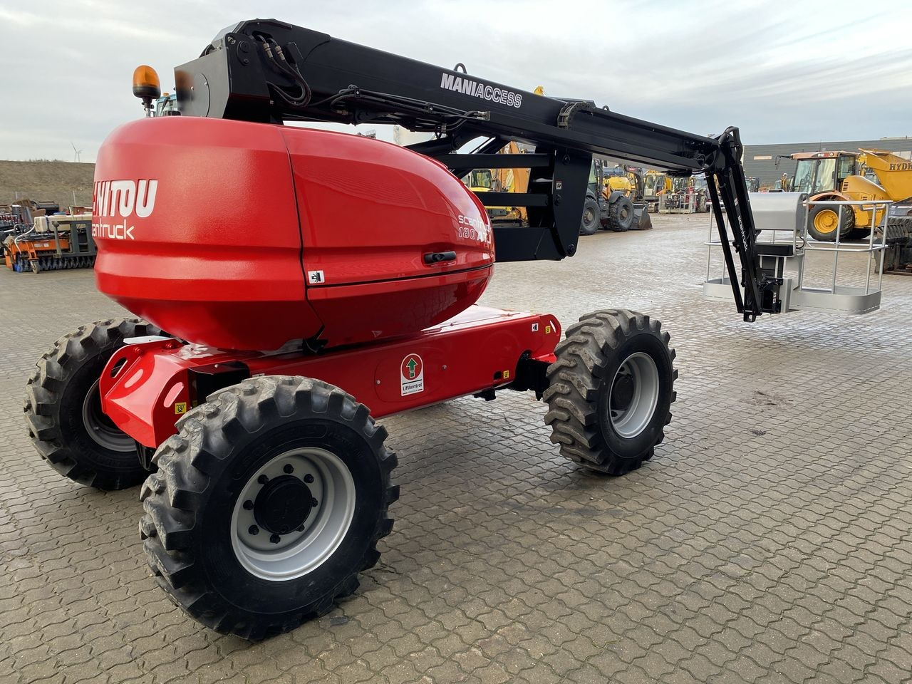 Manitou 180ATJ RC - Nacelle articulée: photos 4 Manitou 180ATJ RC - Nacelle articulée: photos 4
