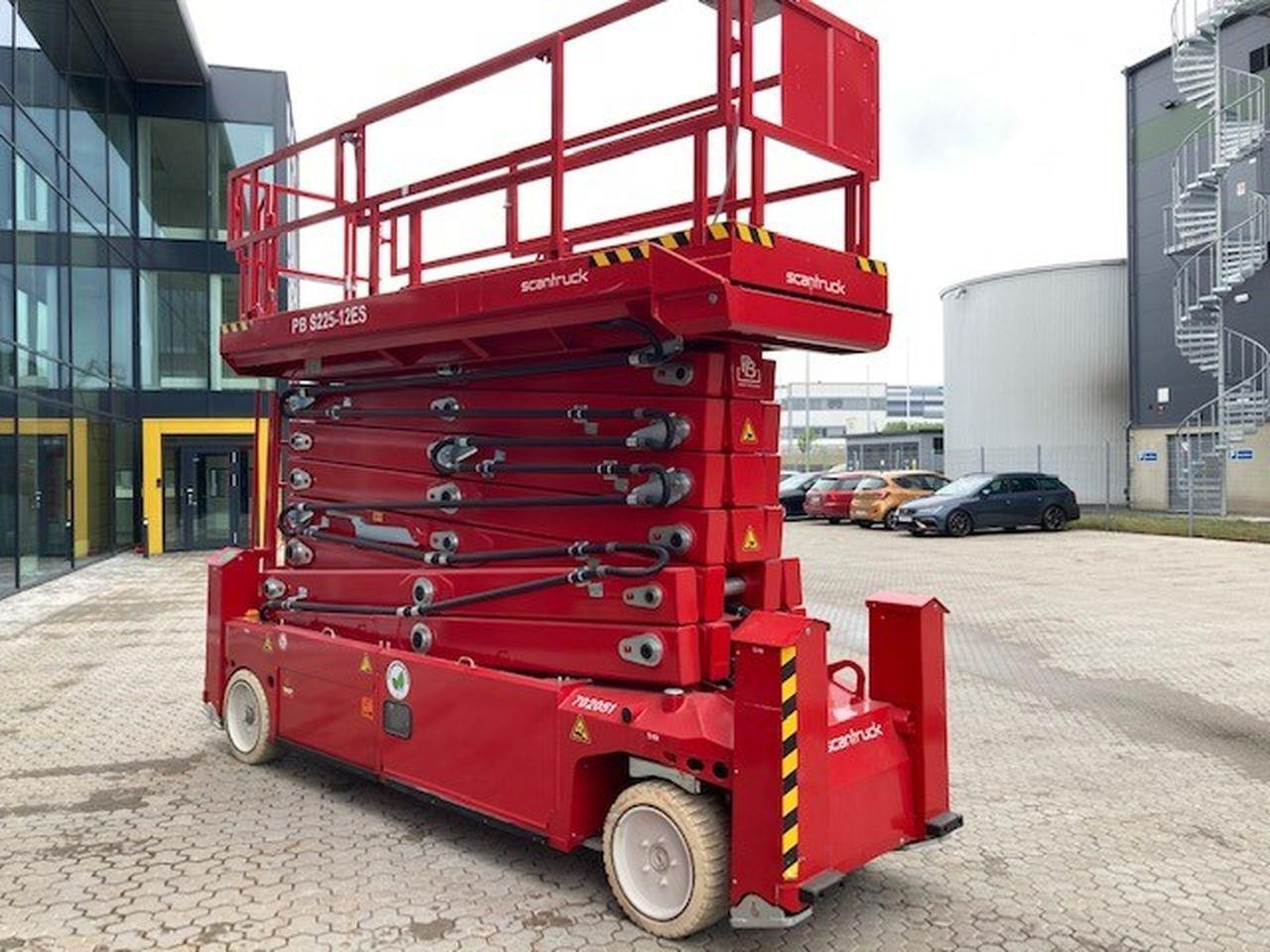 PB S225-12ES - Nacelle ciseaux: photos 3 PB S225-12ES - Nacelle ciseaux: photos 3