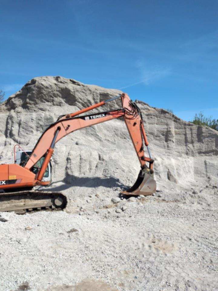 Terex TC240LC - Pelle sur chenille: photos 4 Terex TC240LC - Pelle sur chenille: photos 4