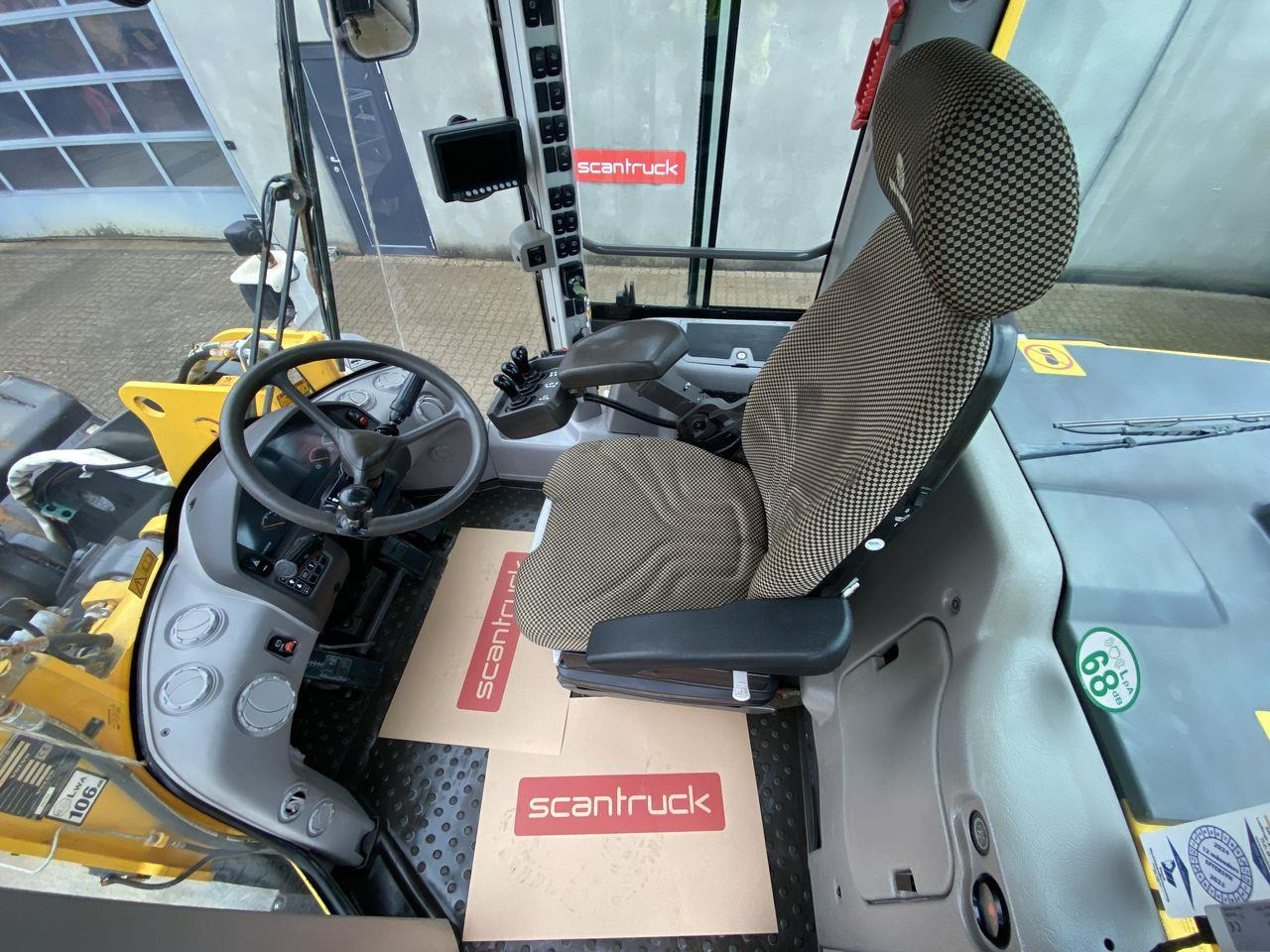 Volvo L120G - Chargeuse sur pneus: photos 3 Volvo L120G - Chargeuse sur pneus: photos 3