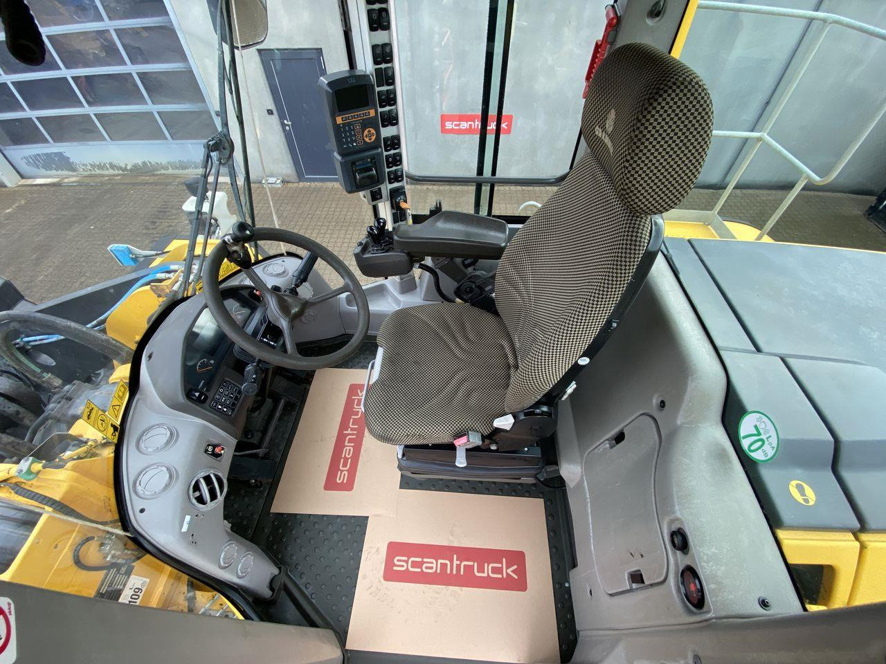 Volvo L220G - Chargeuse sur pneus: photos 3 Volvo L220G - Chargeuse sur pneus: photos 3