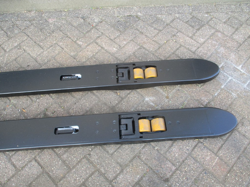 Transpalette Toyota LPE 250: photos 8 Transpalette Toyota LPE 250: photos 8