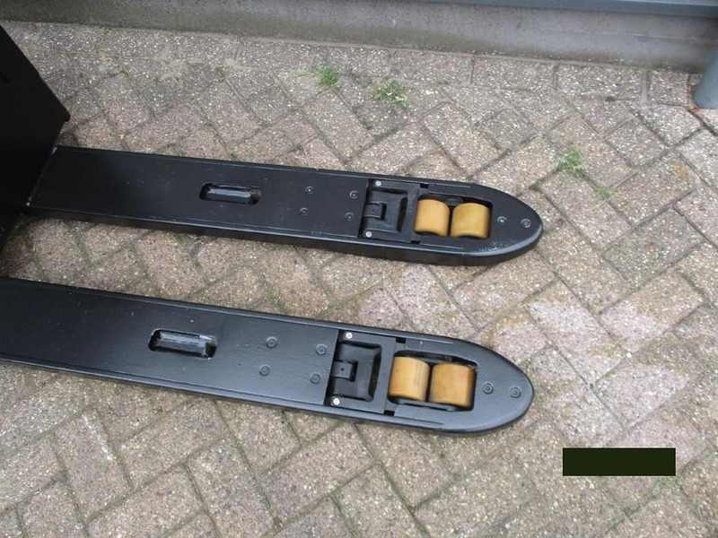 Toyota LPE200 - Transpalette: photos 4 Toyota LPE200 - Transpalette: photos 4