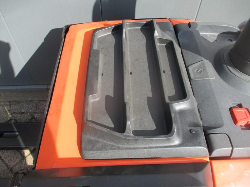 Toyota LPE200 - Transpalette: photos 5 Toyota LPE200 - Transpalette: photos 5