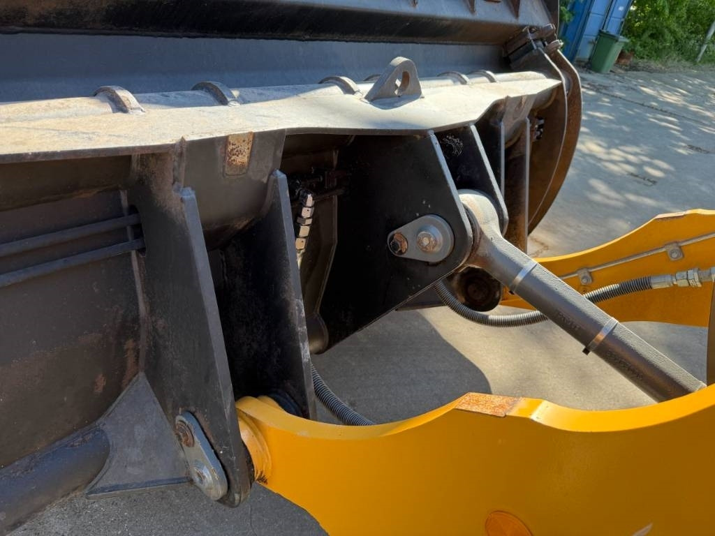 Eurosteel Hoogkiepbak - Godet pour Engins de chantier: photos 5 Eurosteel Hoogkiepbak - Godet pour Engins de chantier: photos 5