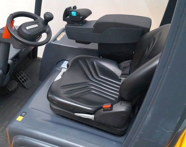 Jungheinrich EFG215 - Chariot élévateur électrique: photos 3 Jungheinrich EFG215 - Chariot élévateur électrique: photos 3