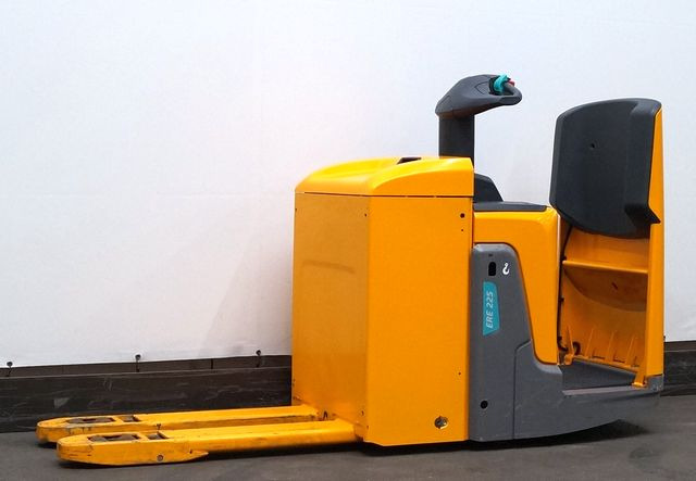 Jungheinrich ERE225 - Transpalette: photos 1 Jungheinrich ERE225 - Transpalette: photos 1