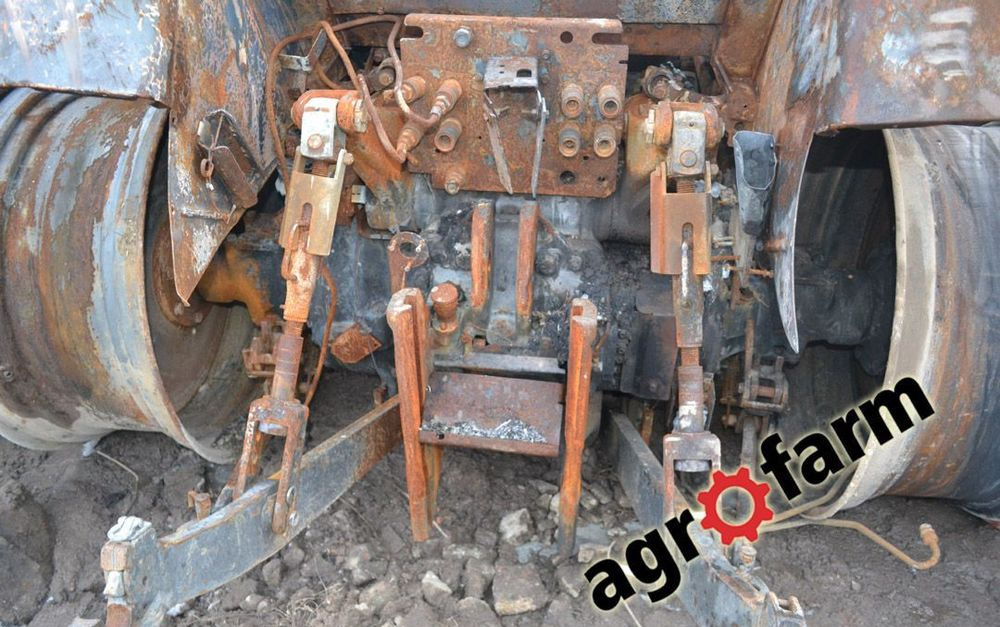 Fendt części 711 712 714 716 718 720 VARIO silnik skrzynia most wał zwrotnica piasta obudowa zawór - Pièces de rechange pour Machine agricole: photos 3 Fendt części 711 712 714 716 718 720 VARIO silnik skrzynia most wał zwrotnica piasta obudowa zawór - Pièces de rechange pour Machine agricole: photos 3