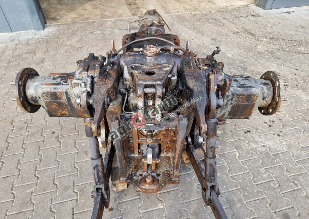 SKRZYNIA BIEGÓW Z MOSTEM TYLNYM VALTRA T173 - Boîte de vitesse: photos 3 SKRZYNIA BIEGÓW Z MOSTEM TYLNYM VALTRA T173 - Boîte de vitesse: photos 3