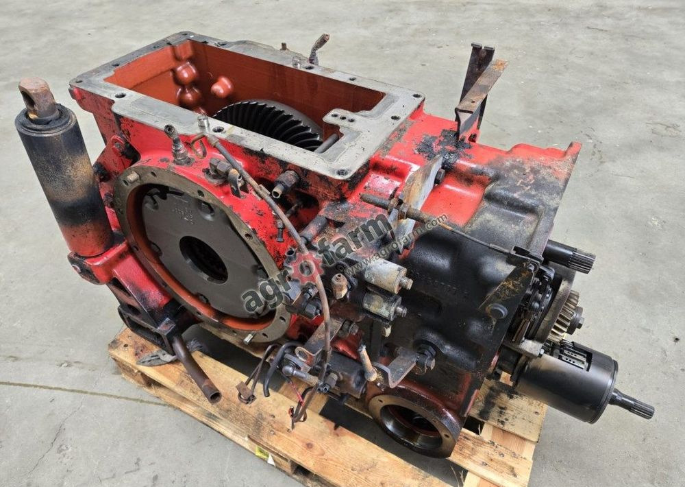 Tylny most McCormick MTX 155 - Boîte de vitesse: photos 2 Tylny most McCormick MTX 155 - Boîte de vitesse: photos 2