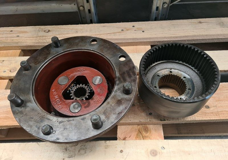 UKŁAD PLANETARNY, ZWOLNICA FWD FENDT 611, 612 - Transmission: photos 1 UKŁAD PLANETARNY, ZWOLNICA FWD FENDT 611, 612 - Transmission: photos 1