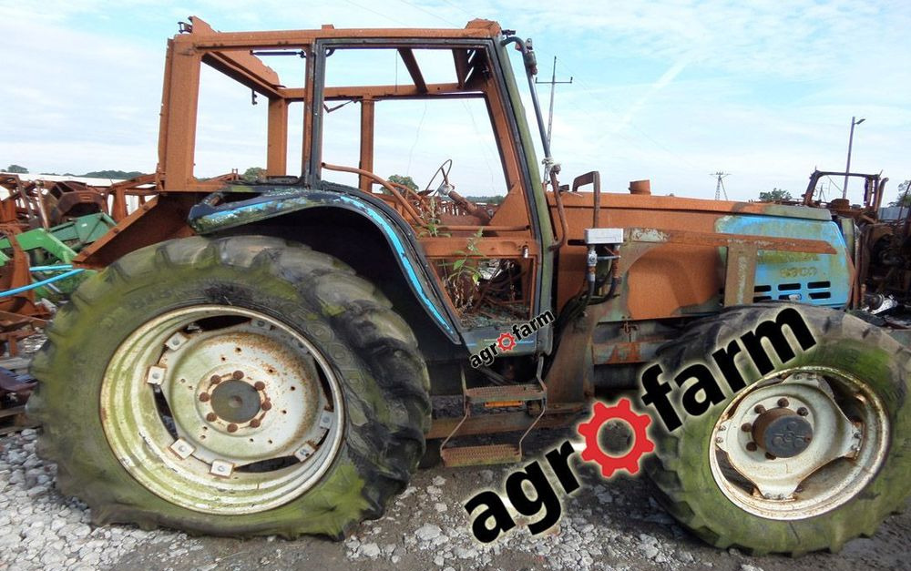 Valtra części 6300 6200 6400 skrzynia silnik most zawór blok głowica zwolnica obudowa wał zwrotnica - Boîte de vitesse pour Machine agricole: photos 2 Valtra części 6300 6200 6400 skrzynia silnik most zawór blok głowica zwolnica obudowa wał zwrotnica - Boîte de vitesse pour Machine agricole: photos 2
