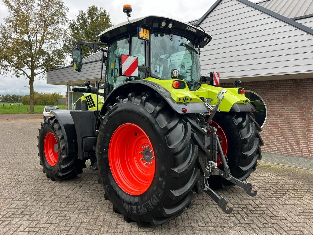 Claas Arion 630 CIS+ CMATIC - Tracteur agricole: photos 3 Claas Arion 630 CIS+ CMATIC - Tracteur agricole: photos 3