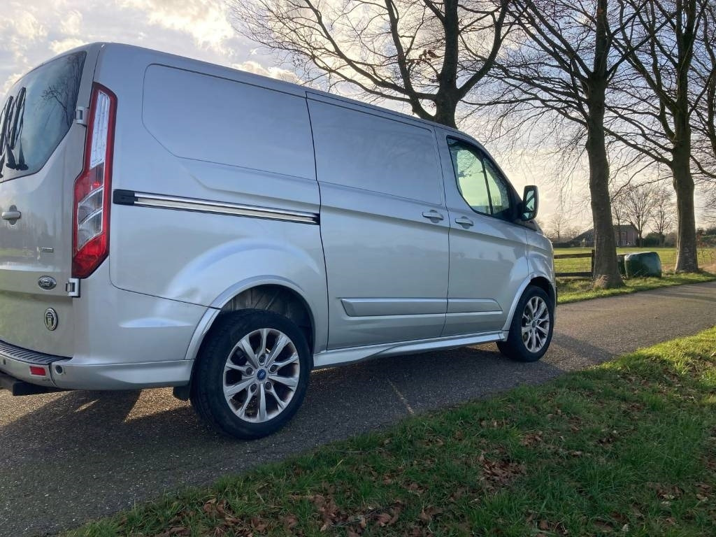 Ford Transit - Fourgon utilitaire: photos 4 Ford Transit - Fourgon utilitaire: photos 4