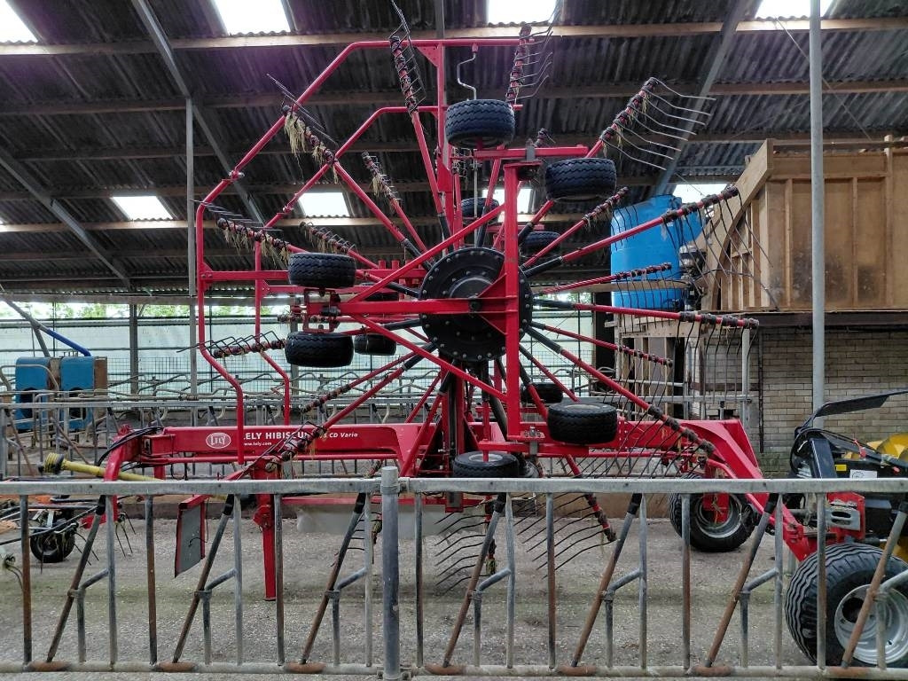 Lely Hibiscus 915 CD Vario - Faneuse: photos 4 Lely Hibiscus 915 CD Vario - Faneuse: photos 4