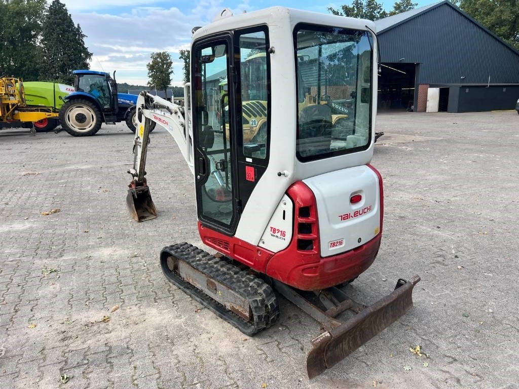 Takeuchi TB 216 - Mini pelle: photos 3 Takeuchi TB 216 - Mini pelle: photos 3