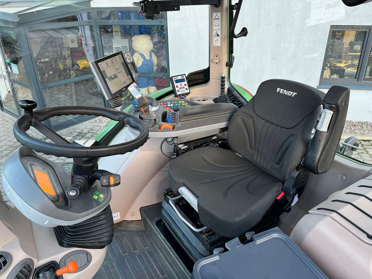 Tracteur agricole Fendt Fendt 720 Vario S4 ProfiPlus: photos 10