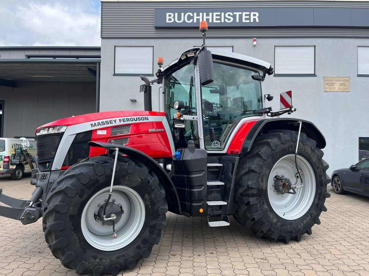 Massey Ferguson 8S.265 Dyna E-Power Exclusive - Tracteur agricole: photos 1 Massey Ferguson 8S.265 Dyna E-Power Exclusive - Tracteur agricole: photos 1