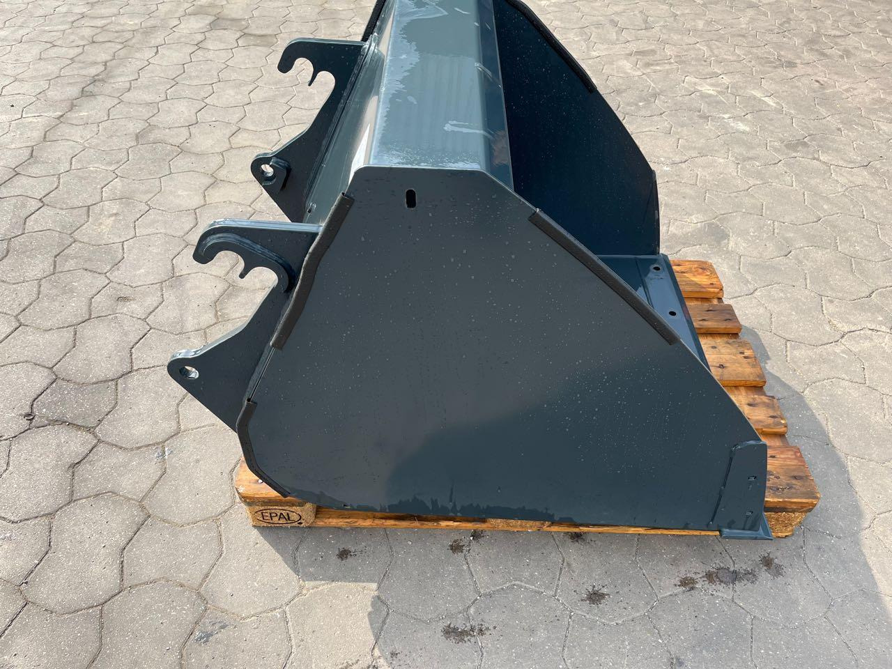 Schäffer Universalschaufel 90 - Godet pour chargeur: photos 2 Schäffer Universalschaufel 90 - Godet pour chargeur: photos 2