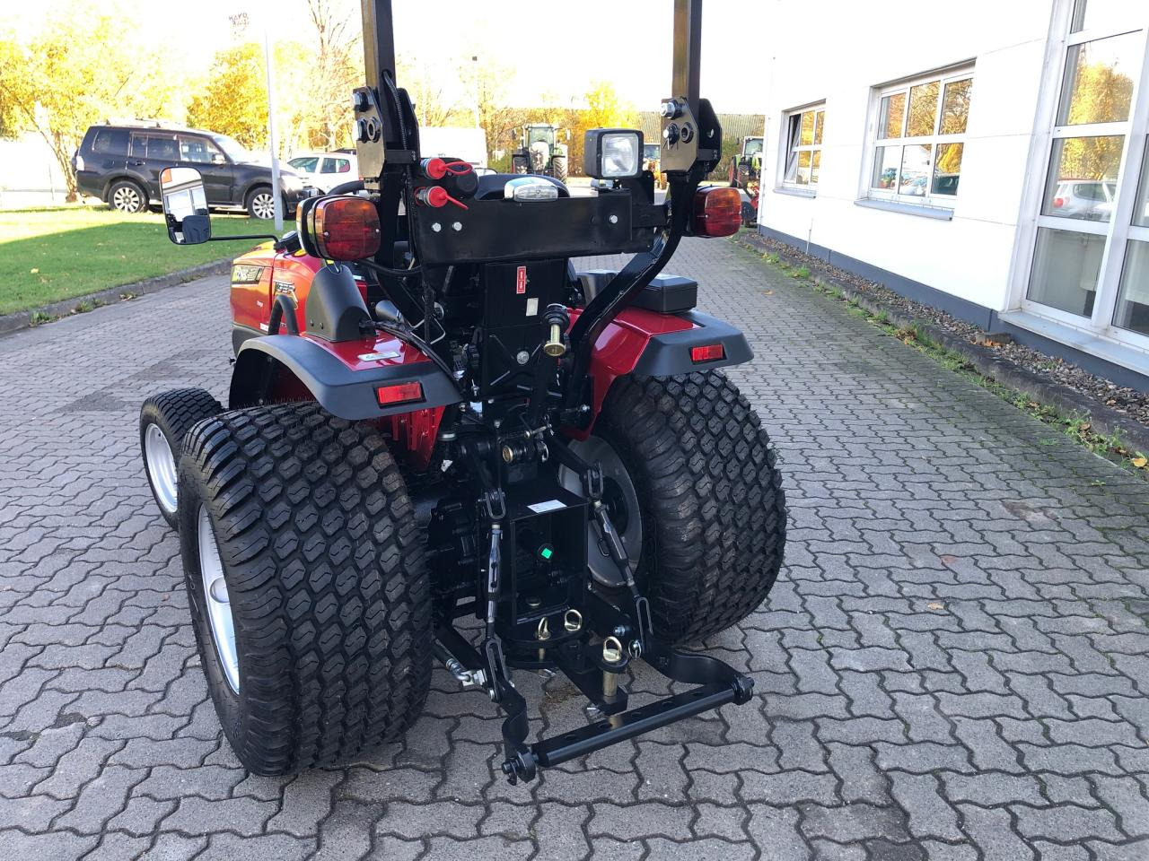 Solis 26 6+2 Tiger - Tracteur agricole: photos 5 Solis 26 6+2 Tiger - Tracteur agricole: photos 5