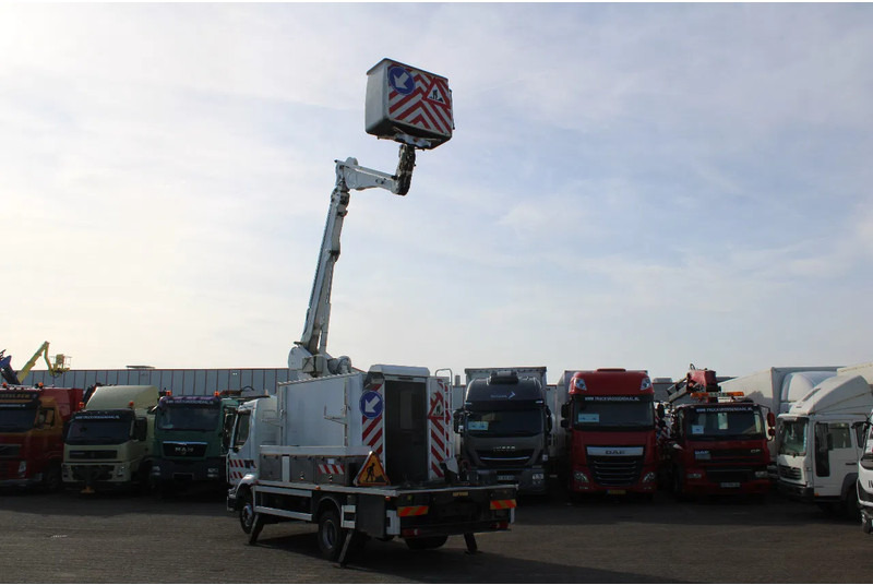 Renault Midlum 220 + manual - Camion: photos 3 Renault Midlum 220 + manual - Camion: photos 3