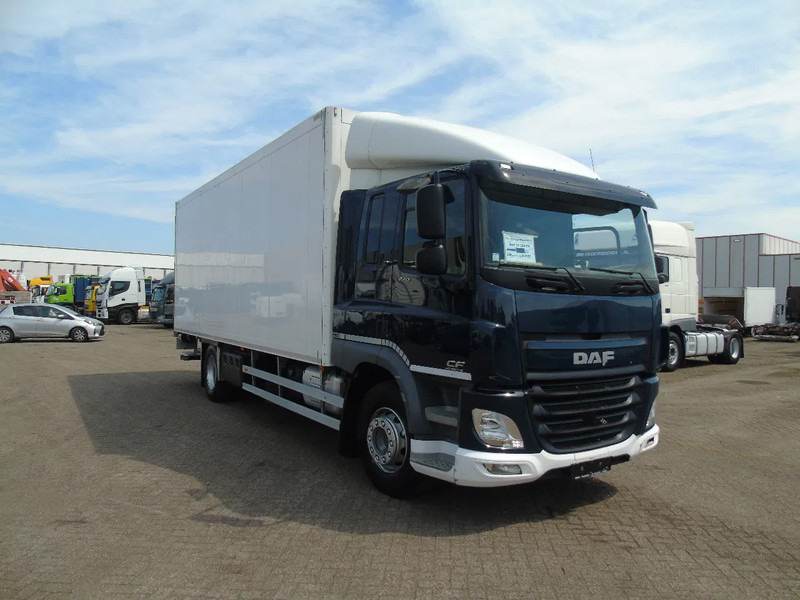 DAF CF 220 + CARRIER + EURO 6 + LIFT - Camion frigorifique: photos 5 DAF CF 220 + CARRIER + EURO 6 + LIFT - Camion frigorifique: photos 5