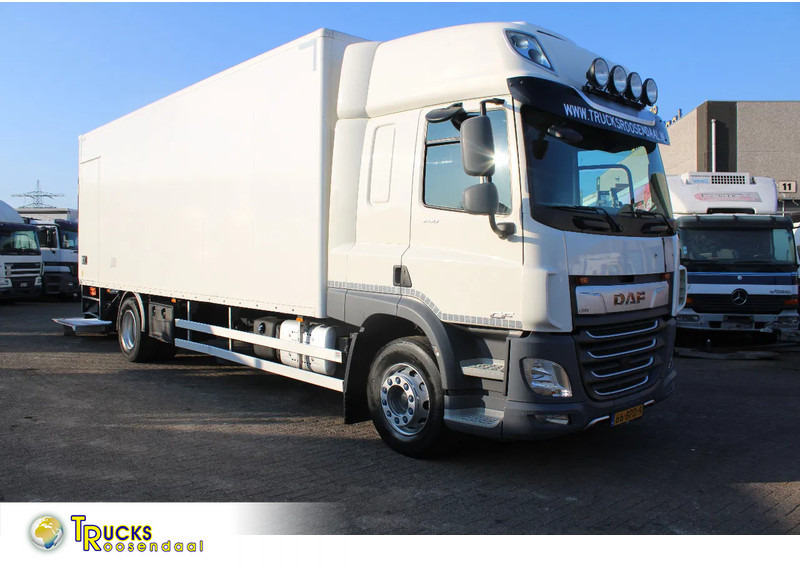 DAF CF 260 + EURO 6 + LIFT - Camion fourgon: photos 1 DAF CF 260 + EURO 6 + LIFT - Camion fourgon: photos 1