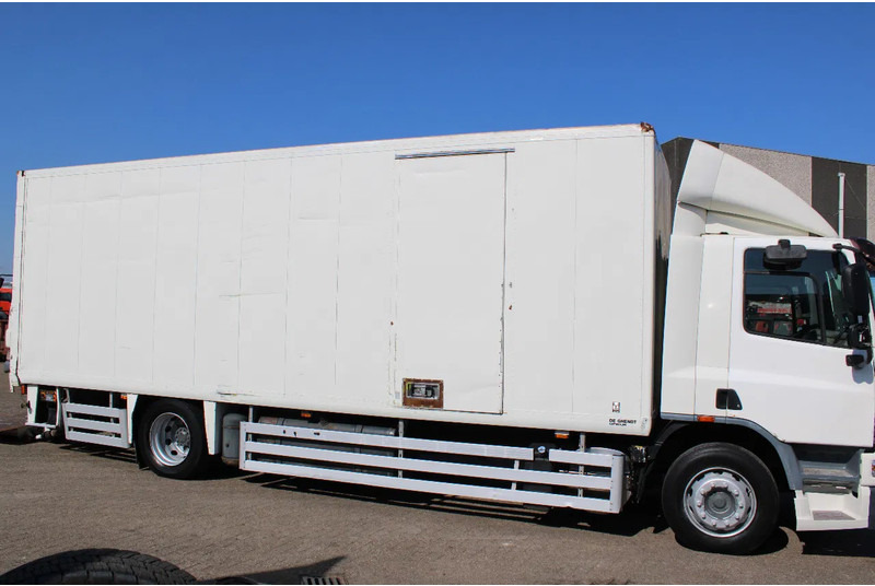 DAF CF 75.250 + LIFT - Camion fourgon: photos 3 DAF CF 75.250 + LIFT - Camion fourgon: photos 3