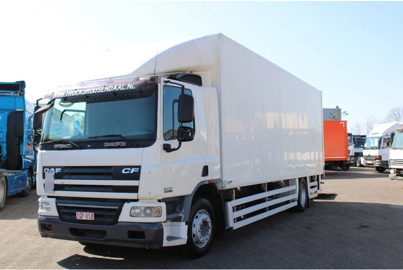 DAF CF 75.250 + LIFT - Camion fourgon: photos 2 DAF CF 75.250 + LIFT - Camion fourgon: photos 2