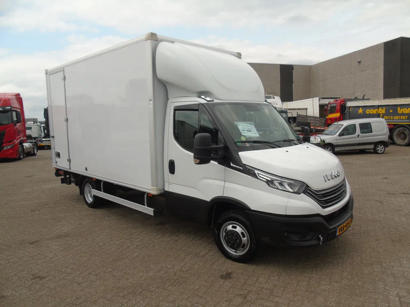 Iveco Daily 40 C18 + LIFT - Fourgon grand volume: photos 2 Iveco Daily 40 C18 + LIFT - Fourgon grand volume: photos 2
