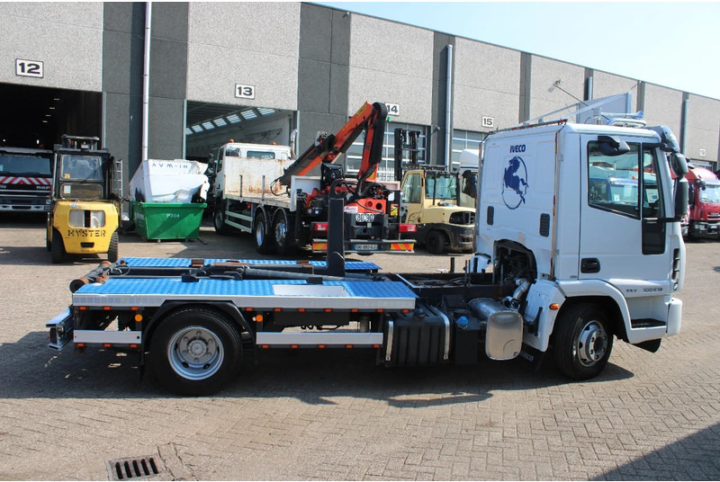 Iveco Eurocargo 100e18 +EURO 5 + HOOK SYSTEM - Camion ampliroll: photos 4 Iveco Eurocargo 100e18 +EURO 5 + HOOK SYSTEM - Camion ampliroll: photos 4