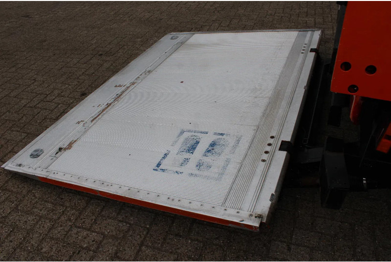 Camion fourgon Iveco Eurocargo 120-210 + EURO 6 + LIFT + 12T: photos 6