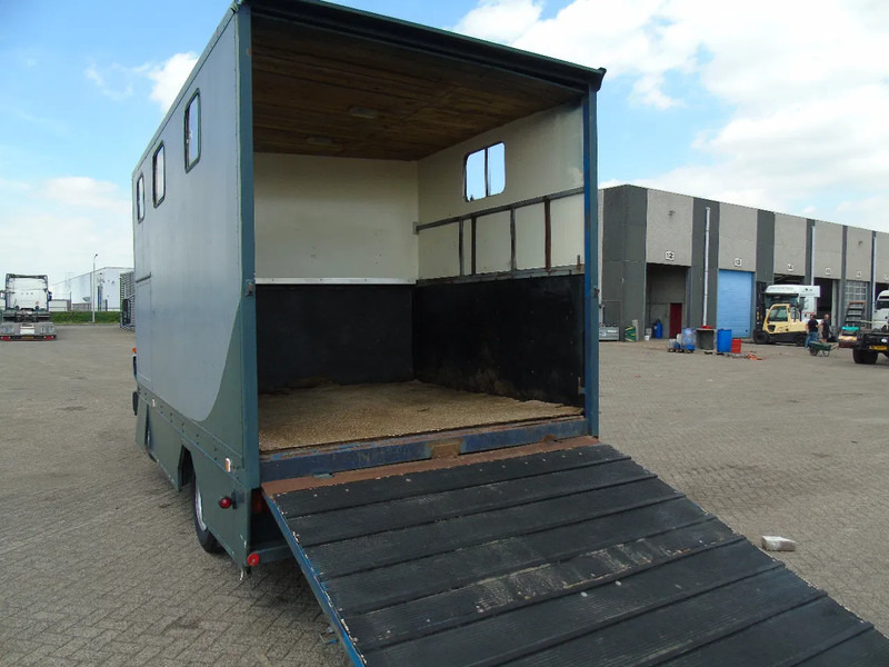 MAN 10 .150 + 2-3 HORSES + MANUAL - Camion chevaux: photos 2 MAN 10 .150 + 2-3 HORSES + MANUAL - Camion chevaux: photos 2