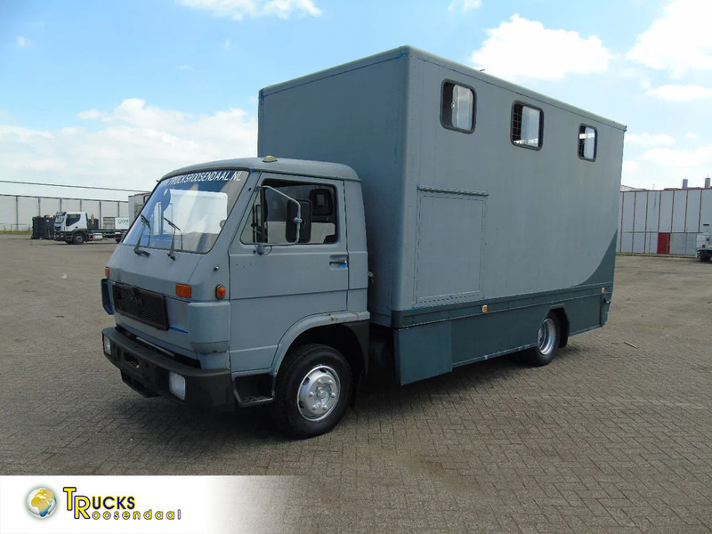 MAN 10 .150 + 2-3 HORSES + MANUAL - Camion chevaux: photos 1 MAN 10 .150 + 2-3 HORSES + MANUAL - Camion chevaux: photos 1