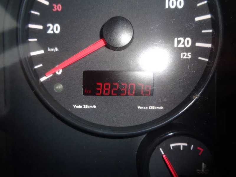 Camion fourgon MAN TGL 8.180 TGL 8.180 + MANUAL + Lift: photos 14 Camion fourgon MAN TGL 8.180 TGL 8.180 + MANUAL + Lift: photos 14