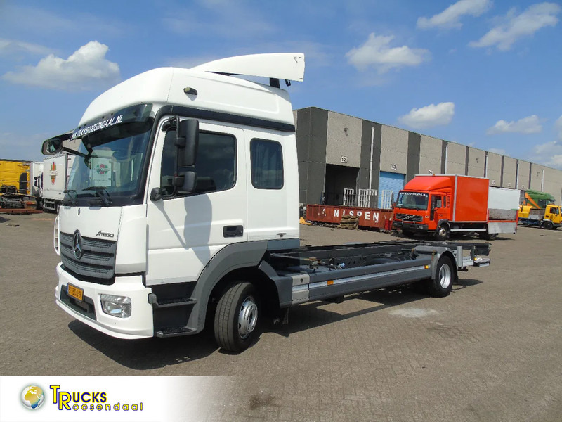 Camion porte-conteneur/ Caisse mobile Mercedes-Benz Atego 1218 + EURO 6 + 5 PERS + BDF + LIFT: photos 1