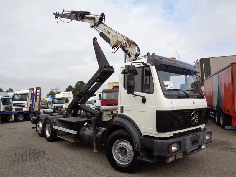 Mercedes-Benz SK 2433 SK 2433 + Semi-Auto + PTO + PM Serie 14 Crane + 3 pedals - Camion grue: photos 3 Mercedes-Benz SK 2433 SK 2433 + Semi-Auto + PTO + PM Serie 14 Crane + 3 pedals - Camion grue: photos 3