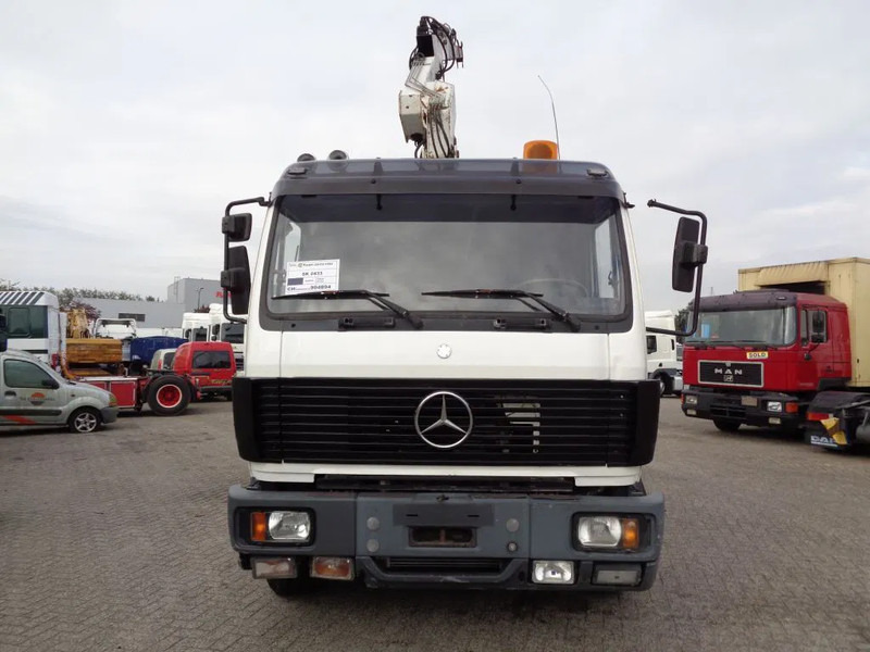 Mercedes-Benz SK 2433 SK 2433 + Semi-Auto + PTO + PM Serie 14 Crane + 3 pedals - Camion grue: photos 2 Mercedes-Benz SK 2433 SK 2433 + Semi-Auto + PTO + PM Serie 14 Crane + 3 pedals - Camion grue: photos 2