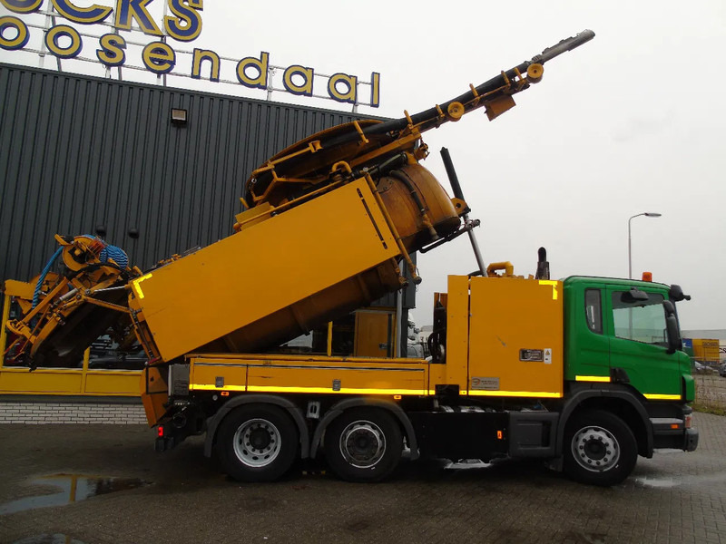 Scania P 360 + COMBI VACUUM WIEDEMANN + 6X4 - Camion hydrocureur: photos 2 Scania P 360 + COMBI VACUUM WIEDEMANN + 6X4 - Camion hydrocureur: photos 2