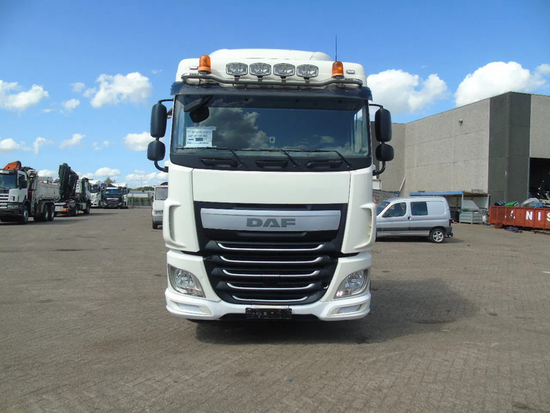 DAF XF 460 + 302KM + PTO + EURO 6 - Tracteur routier: photos 5 DAF XF 460 + 302KM + PTO + EURO 6 - Tracteur routier: photos 5
