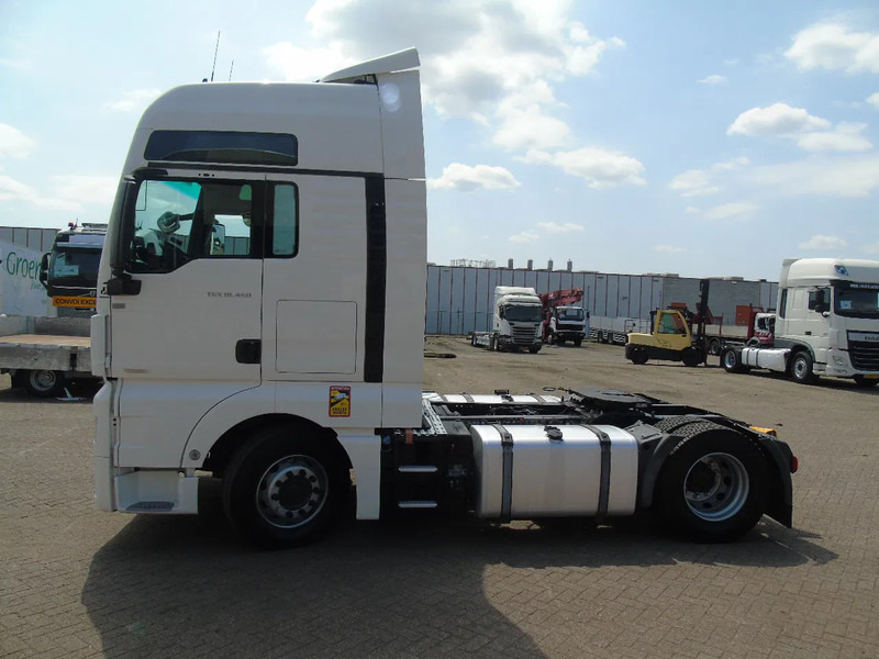 MAN TGX 18.460 + RETARDER + 5X IN STOCK + EURO 6 - Tracteur routier: photos 3 MAN TGX 18.460 + RETARDER + 5X IN STOCK + EURO 6 - Tracteur routier: photos 3