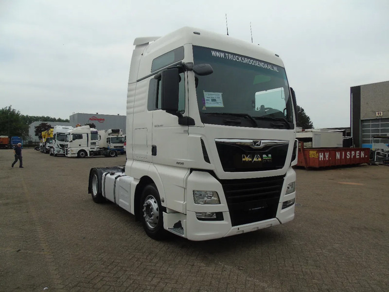 MAN TGX 18.460 + euro 6 + 6x in stock - Tracteur routier: photos 2 MAN TGX 18.460 + euro 6 + 6x in stock - Tracteur routier: photos 2